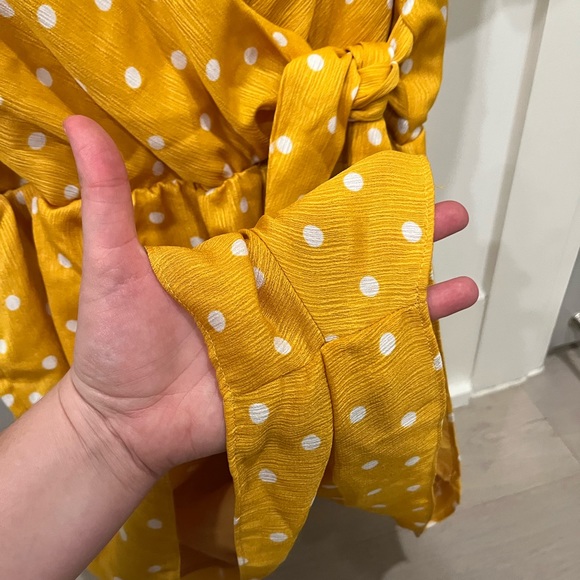 Yellow poka-dot romper - Picture 6 of 6